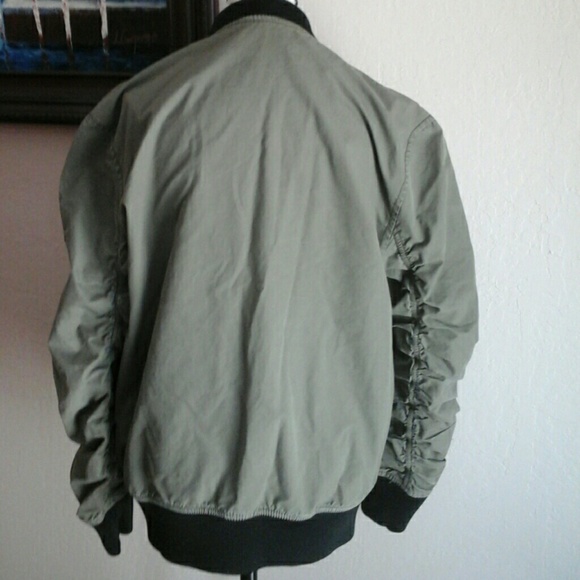 DIVIDED  ARMY GREEN JACKET - Picture 2 of 2